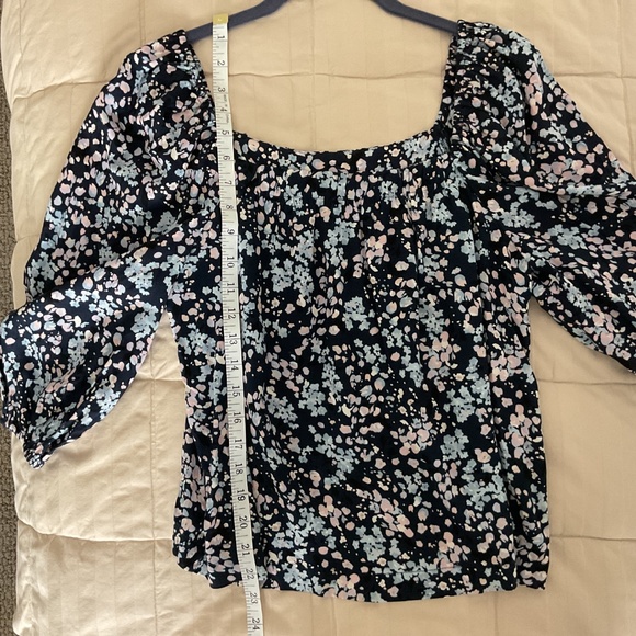 New without tags Sanctuary Navy flowered top - Picture 3 of 6
